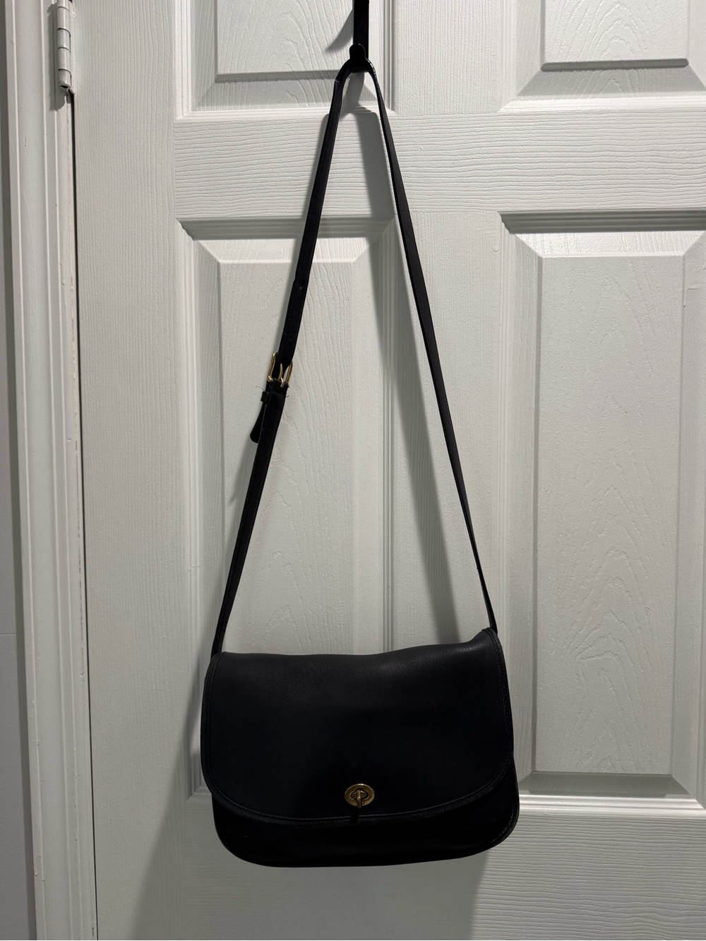 Vintage coach city crossbody